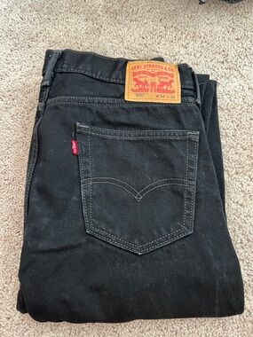 Levi's Straight Leg Men's Jeans in Black with Leather Patch